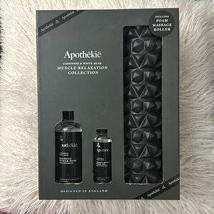 APOTHEKIE CASHMERE & WHITE MUSK MUSCLE RELAXATION SET SOAK OIL & MASSAGE ROLLER